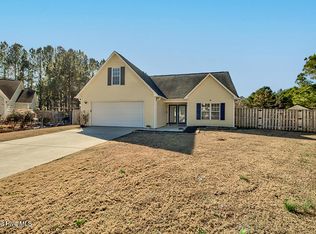 215 W Woodbine Terrace, Burgaw, NC 28425