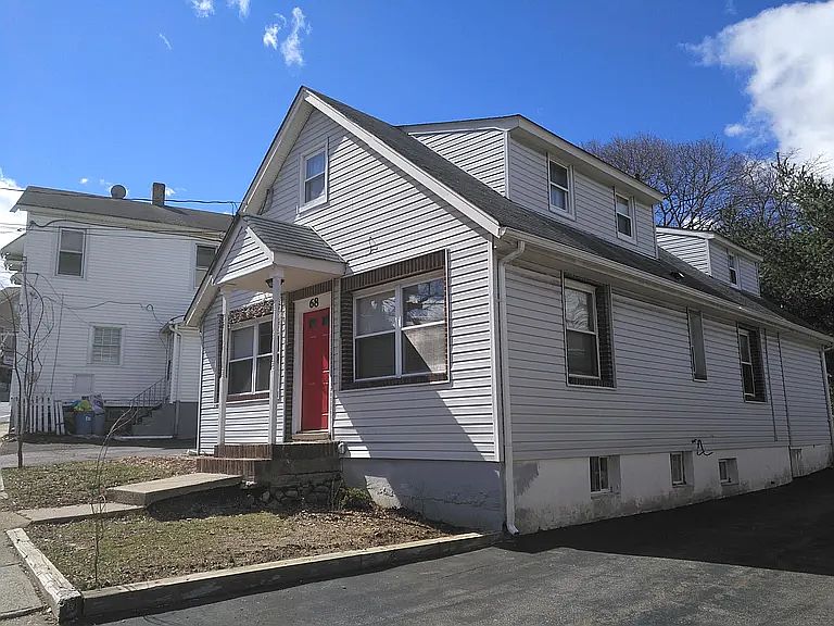 1st image of 68 Ramapo Valley Rd Unit 1