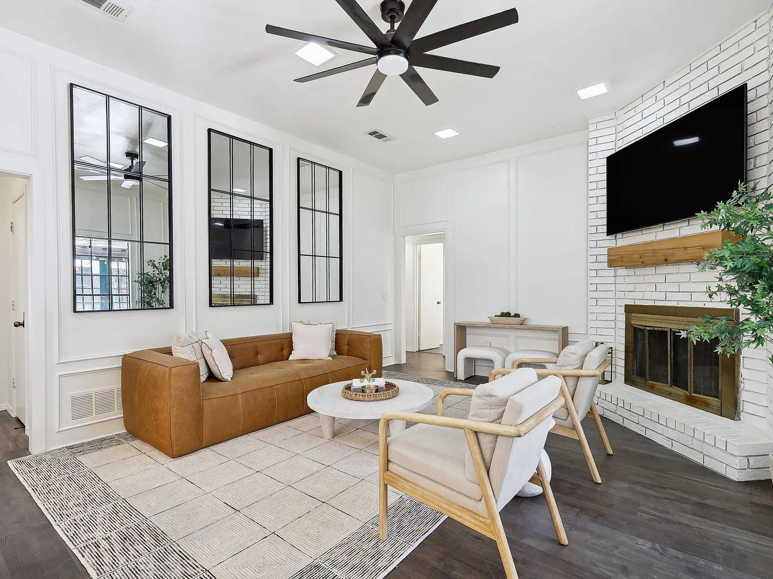 4 bed, 1598 sqft, $9,500 — Photo 3