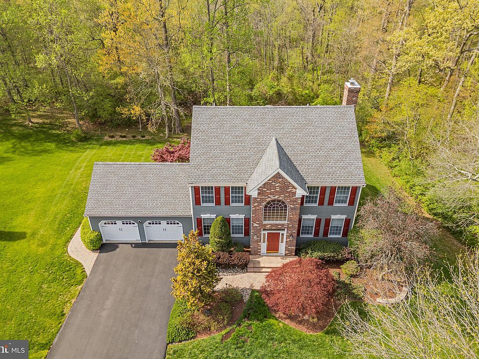 2nd image of 14 Ashwood Ct