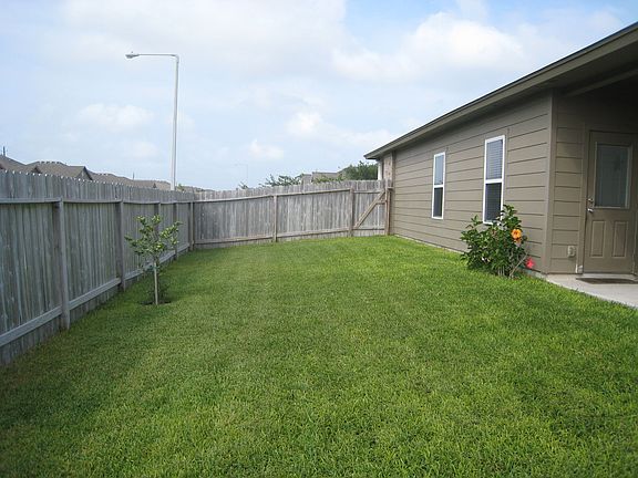 5th image of 8001 Ventoso St