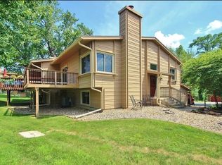 1062 Woodland Park Dr, West Des Moines, IA 50266