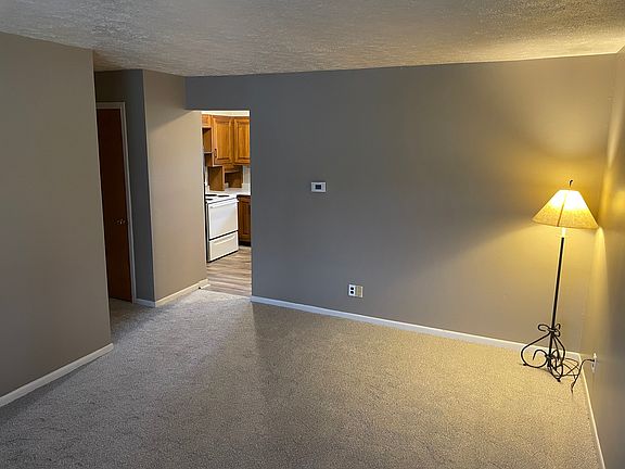 2nd image of 1374 Standish Ave