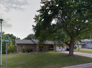 205 Cardinal Ln, Chaska, MN 55318