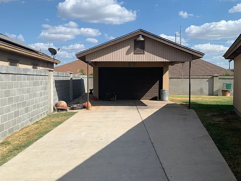 3129 Rosco — Photo 19
