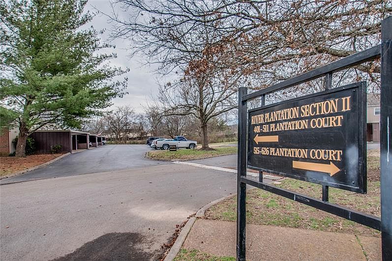 1st image of 301 Plantation Ct