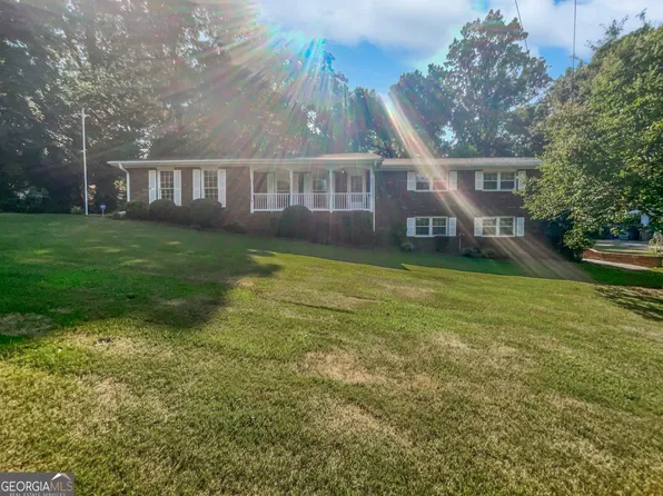 4080 Cheoah Dr, Douglasville, GA 30135