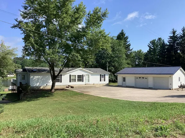 124 Horseshoe Dr, Leroy, MI 49655