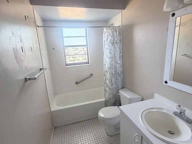708 SE 47th St — Photo 9