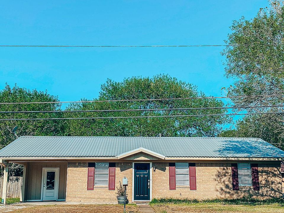 1st image of 1037 N Von Minden St