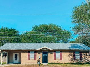 1037 N Von Minden St, La Grange, TX 78945