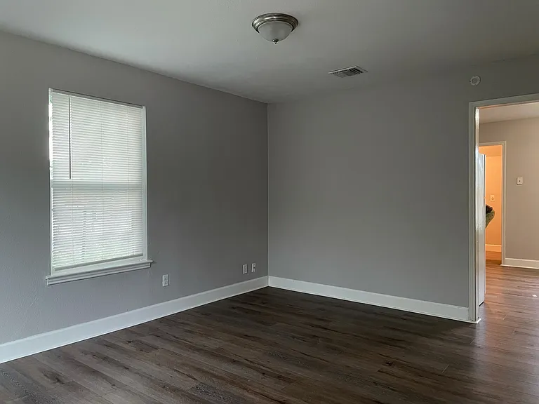 851 W Harlan Ave — Photo 18