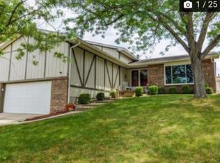 1050 Columbia Dr, Decatur, IL 62522