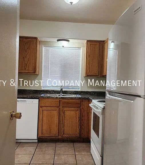 4042 E Fairmount St #1 — Photo 6