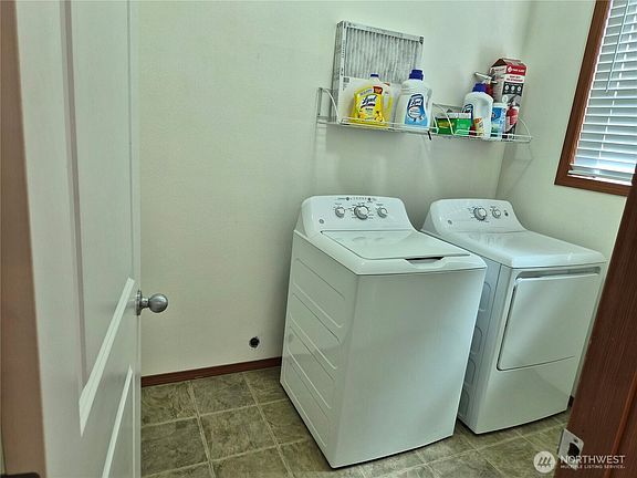 4th image of 8230 54th Court SE
