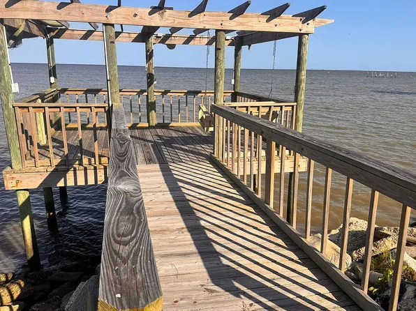 15331 Dauphin Island Pkwy, Coden, AL 36523