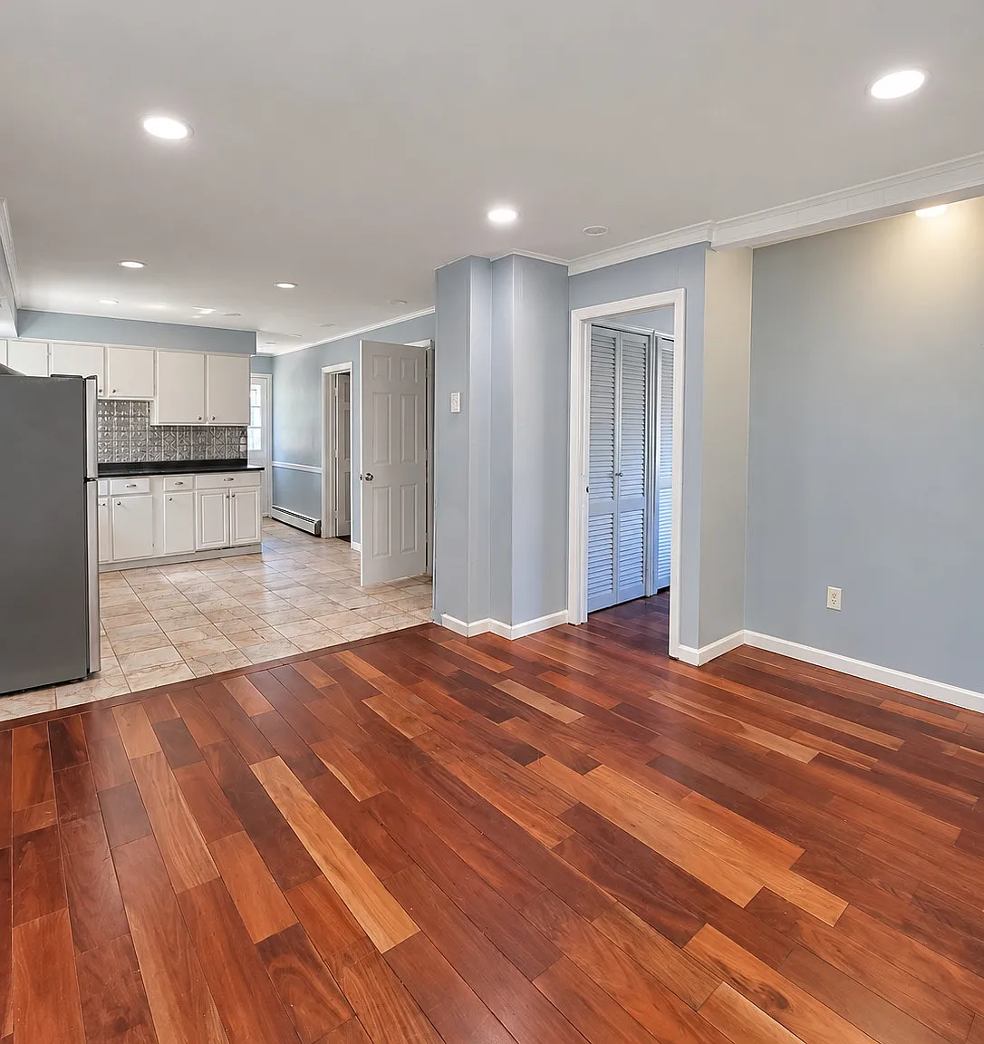 3 bed, 1.0 bath, 1843 sqft, $1,750 — Photo 2