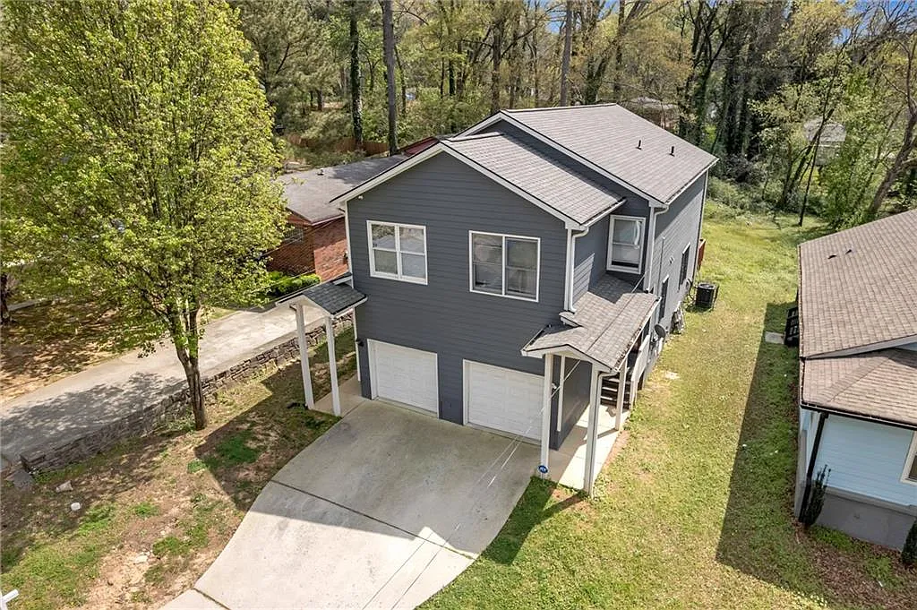 3 bed, 2.5 bath, 1205 sqft, $1,900 — Photo 1