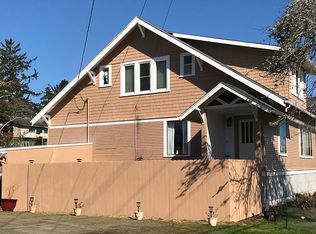 102 Williams Ave NE, Ilwaco, WA 98624
