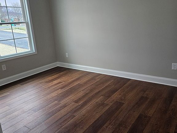 5th image of 1090 E Spiller St