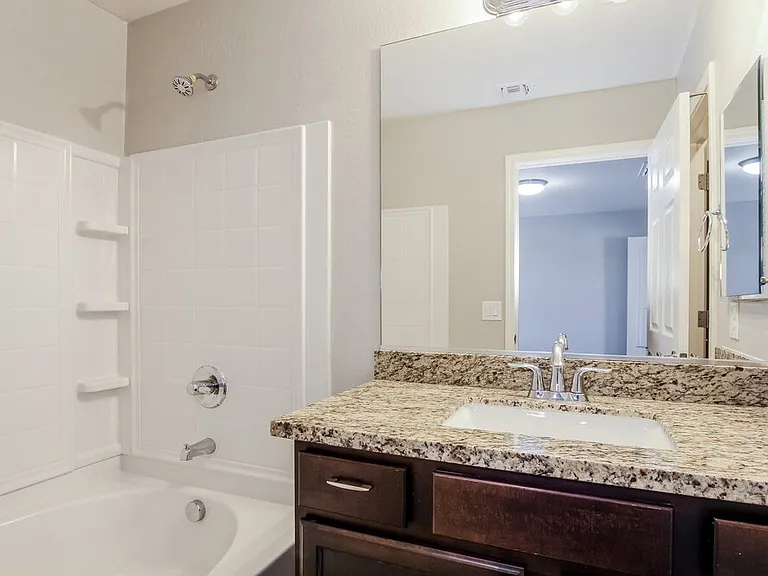 10320 W Devonshire Ave — Photo 14