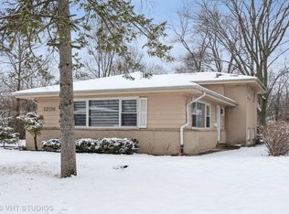 1206 Sherwood Rd, Glenview, IL 60025
