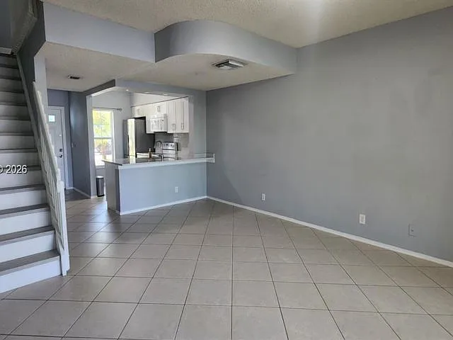 211 Mallory Ct — Photo 13