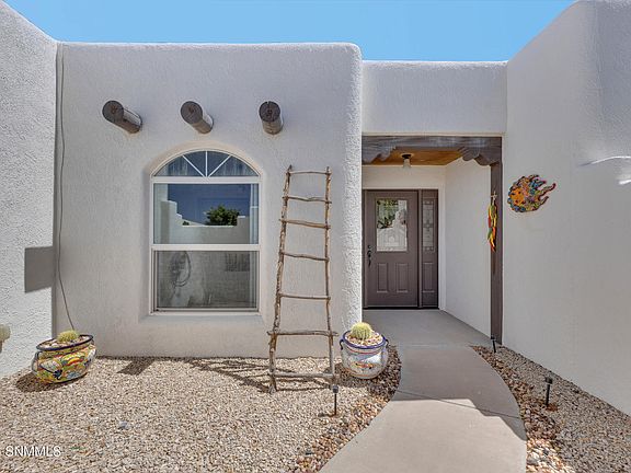 5th image of 3548 Roma Dr
