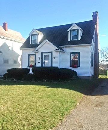 2nd image of 136 E Beechwood Ave