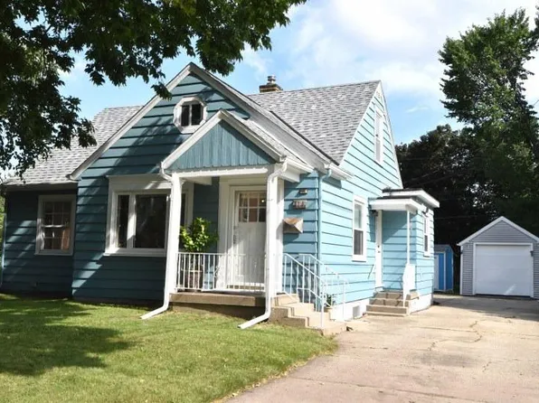 414 West Wabash AVENUE, Waukesha, WI 53186