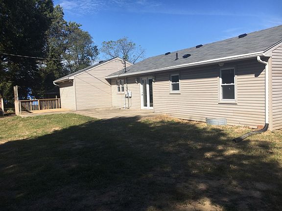 4th image of 190 Elaine Dr