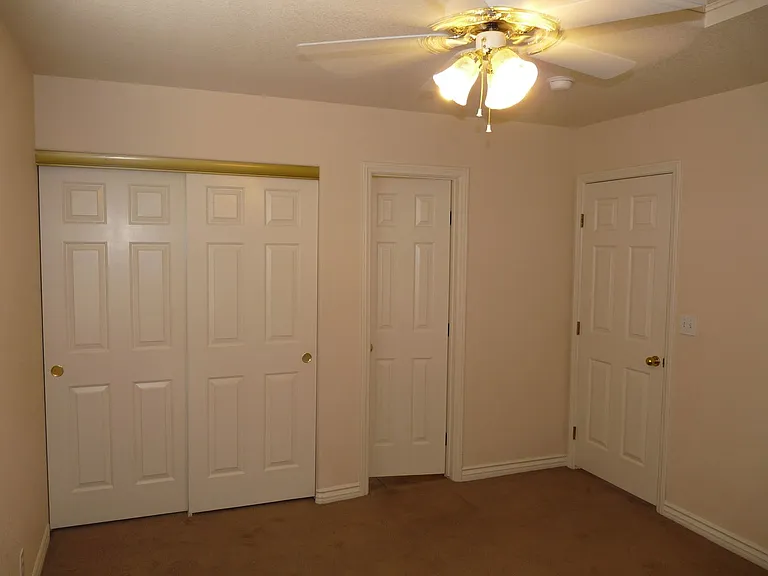 7845 Meadow Creek St — Photo 14