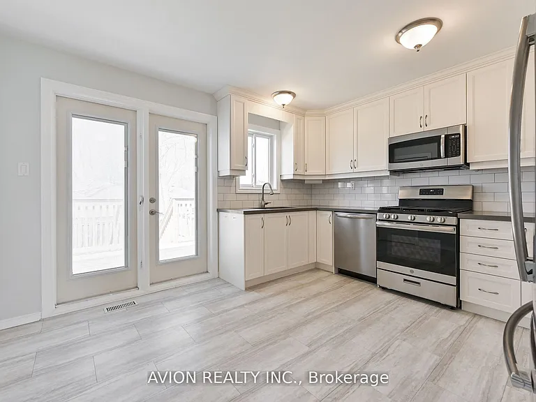 356 Tampa Dr — Photo 4