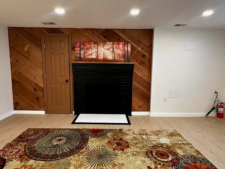 3225 Chestnut St NE #B — Photo 27