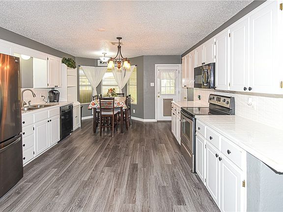 4th image of 4502 Janelle Dr