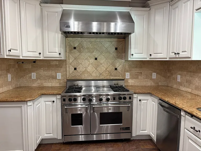 12859 Fenton Ave — Photo 18