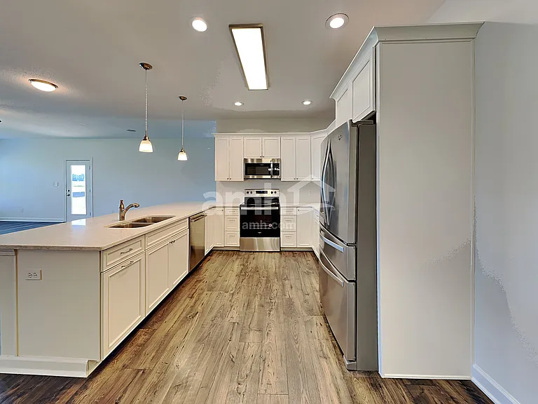 754 Taney Ct — Photo 3
