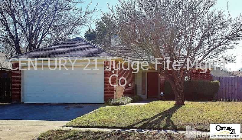 1st image of 229 High Pointe Ln