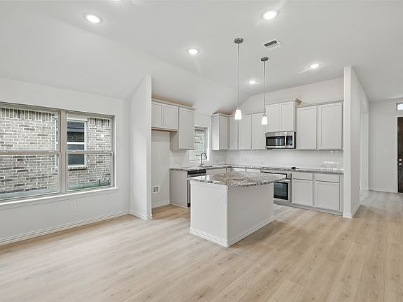 3rd image of 949 Schuberts Rd