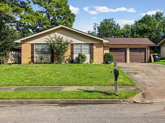 3rd image of 5213 Hilltop Dr