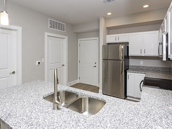 4th image of 8925 Preston Hwy #8923-201