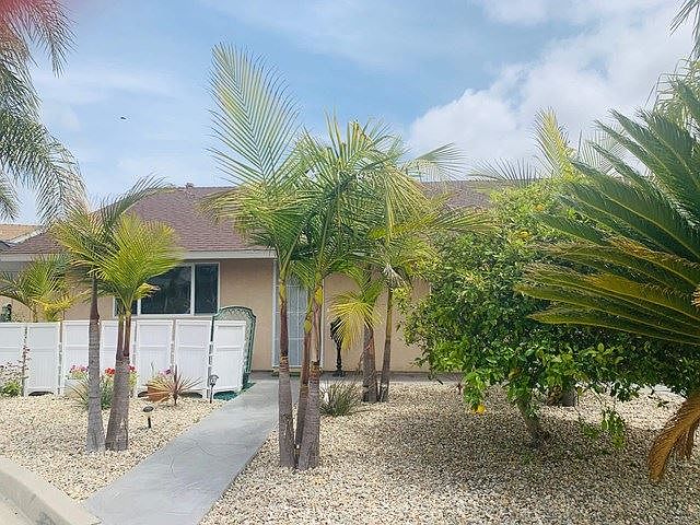1st image of 909 La Fiesta Way
