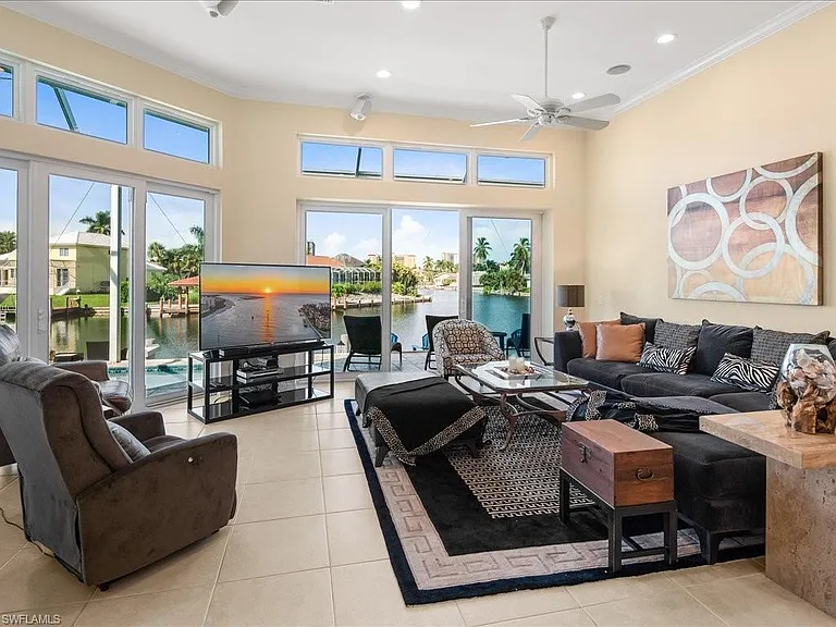 200 Copperfield Ct — Photo 33