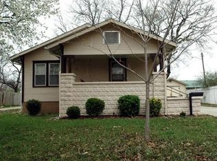 911 S 15th St, Parsons, KS 67357