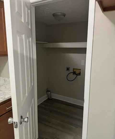3933 Bronson Ct — Photo 11