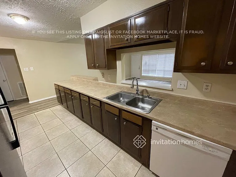 4226 Burkegate Dr — Photo 8