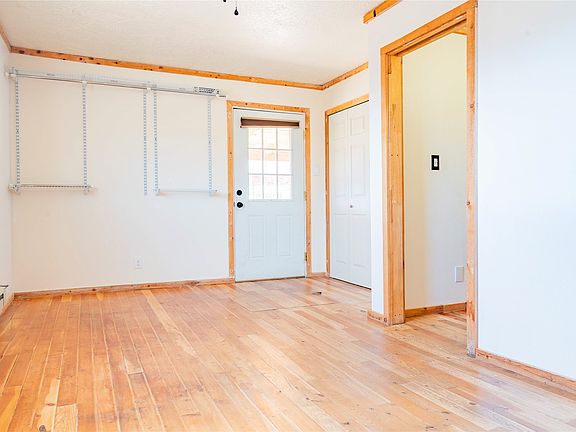 5th image of 22 Ortiz Dr