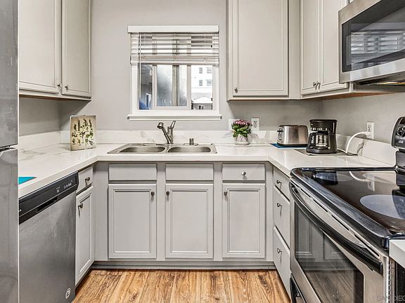 5th image of 1756 Essex St Unit 311