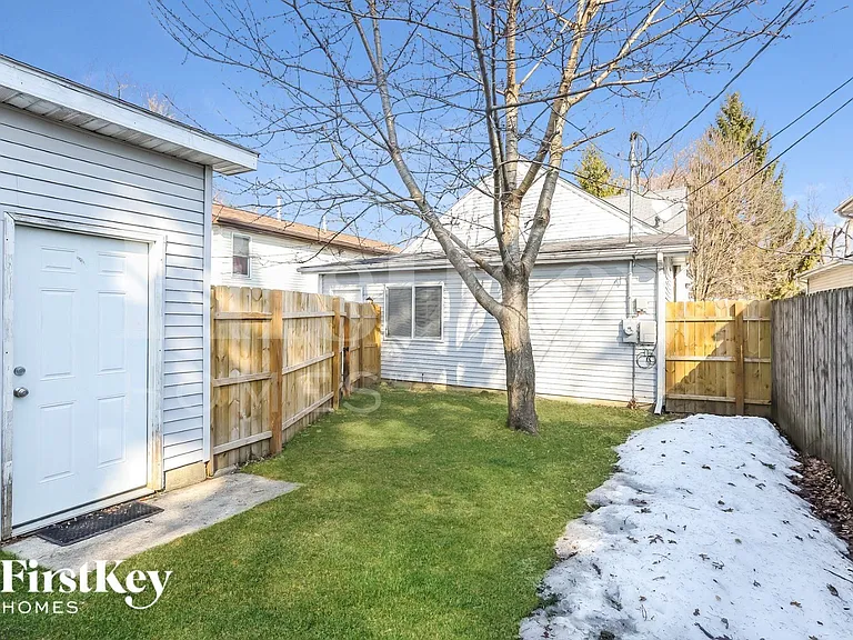 1102 Shoreland Ct — Photo 15
