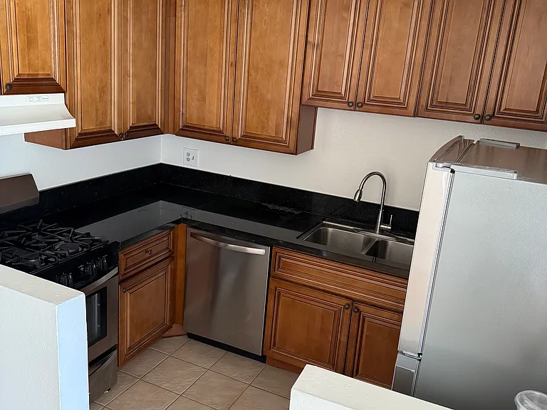 1141 Elm Ave #2 — Photo 4